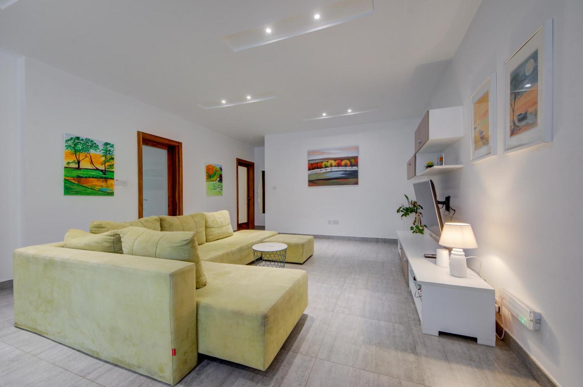 Apartment Floor With Common Pool Close To Amenities